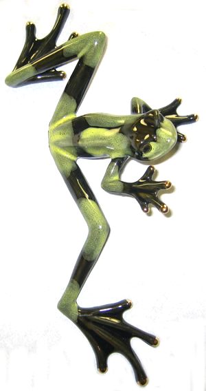 Green / Black Stretching Frog
