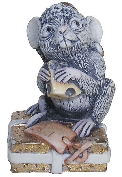 Kringle The Christmas Mouse - Gray w/ Gold Package